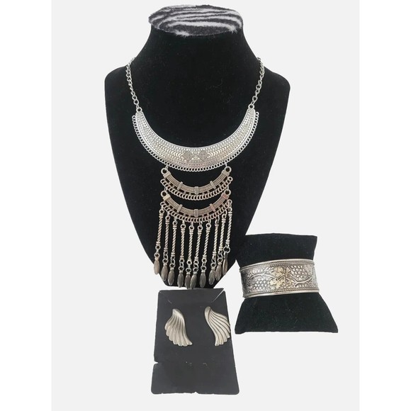 Boho Trendy Silver-tone Egyptian Style Necklace, Cuff Bracelet & Stud Earrings - Picture 4 of 9